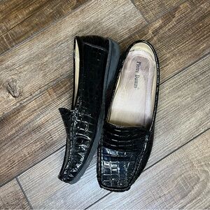 Pierre Dumas Women’s Crocodile Print Flats Black Size 11